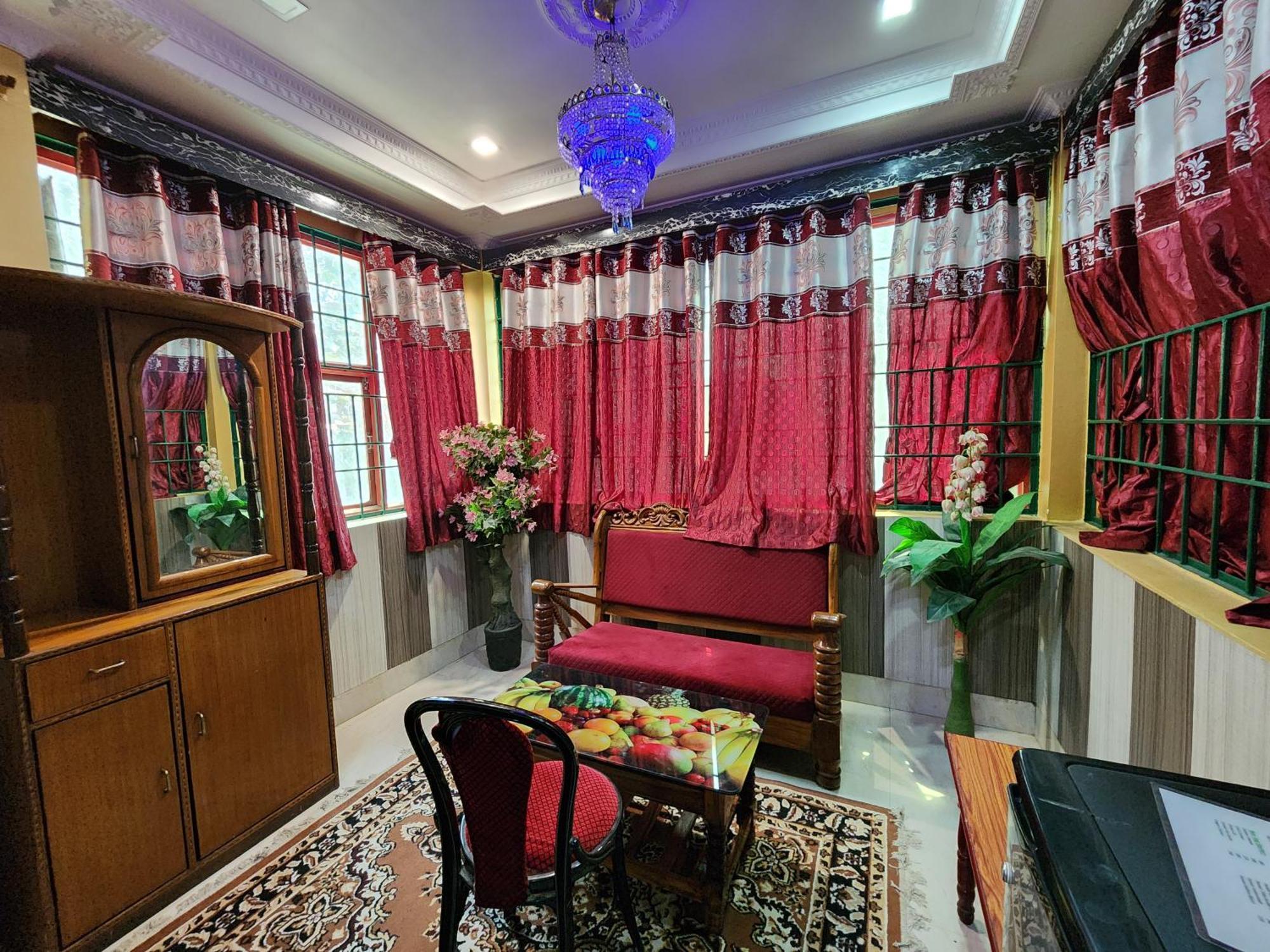 Baripada Hotel Shri Durga מראה חיצוני תמונה