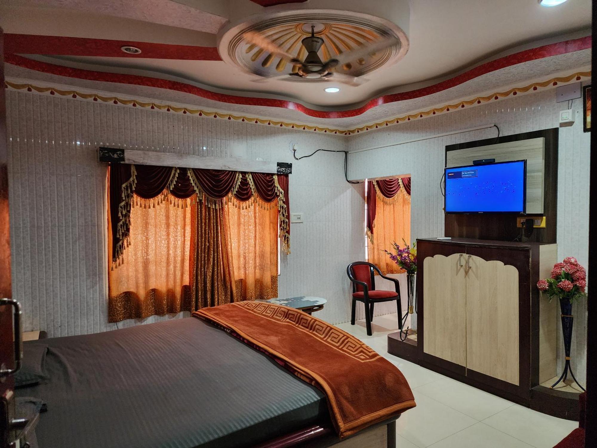 Baripada Hotel Shri Durga מראה חיצוני תמונה