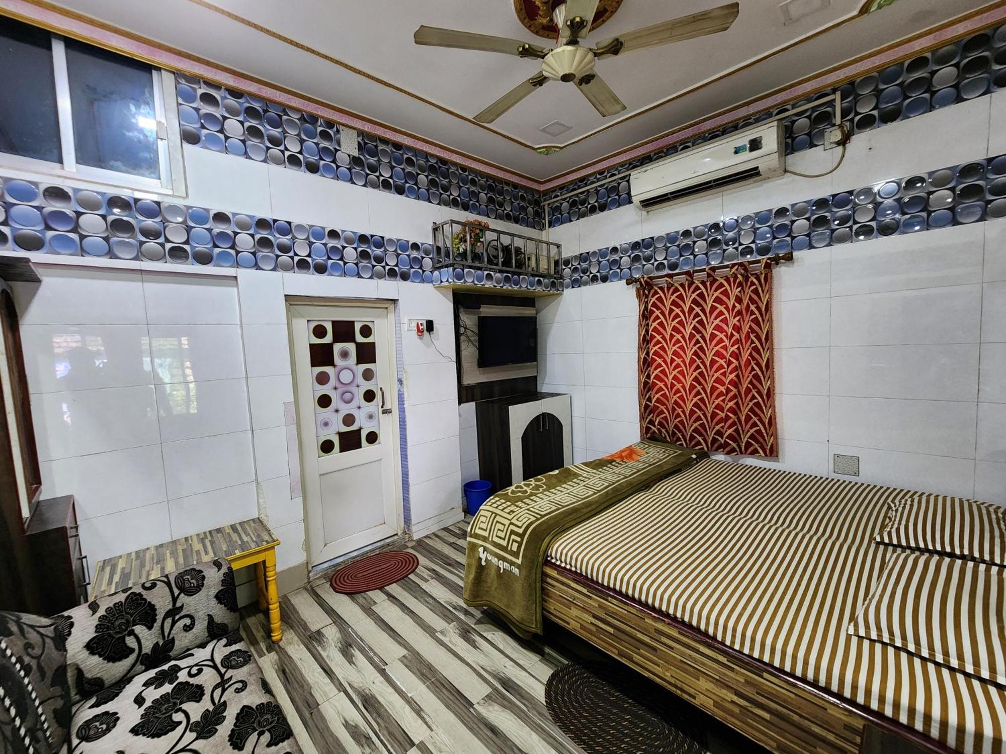Baripada Hotel Shri Durga מראה חיצוני תמונה
